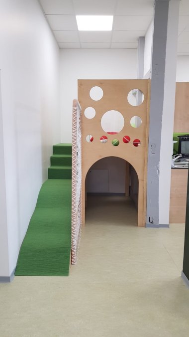 Hier sehen Sie die Hochebene im Gruppenraum 