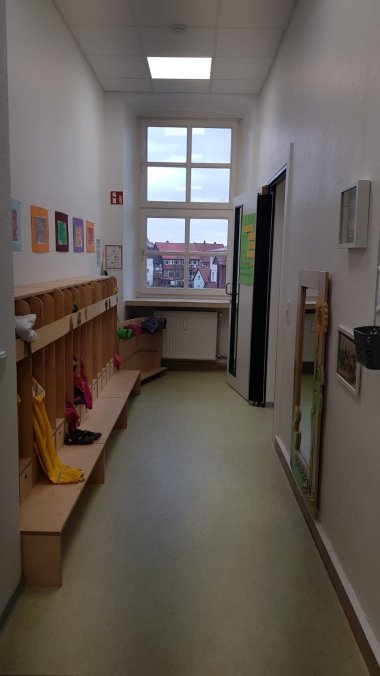 Garderobenbereich der Krippe Garderobenbereich der Krippe