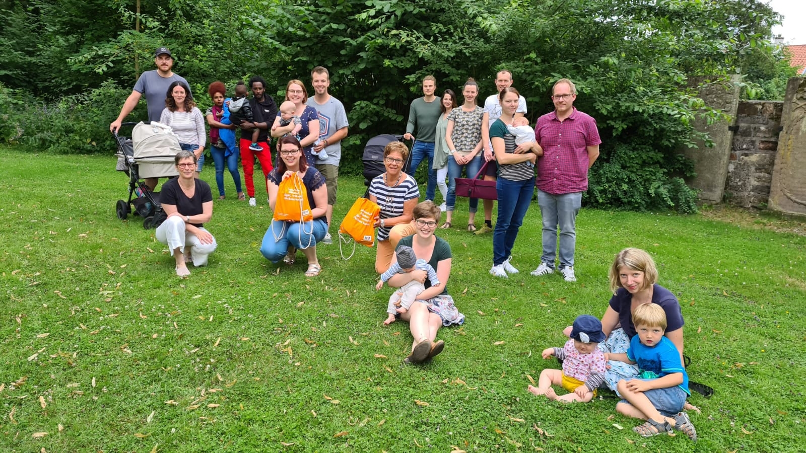 Foto aller Teilnehmer des Babybegrüßungsempfangs