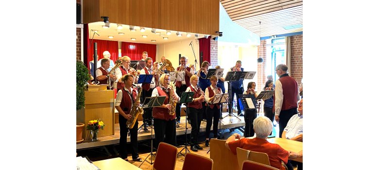 Musikkapellen beim Sommerfest in der Stadthalle Moringen