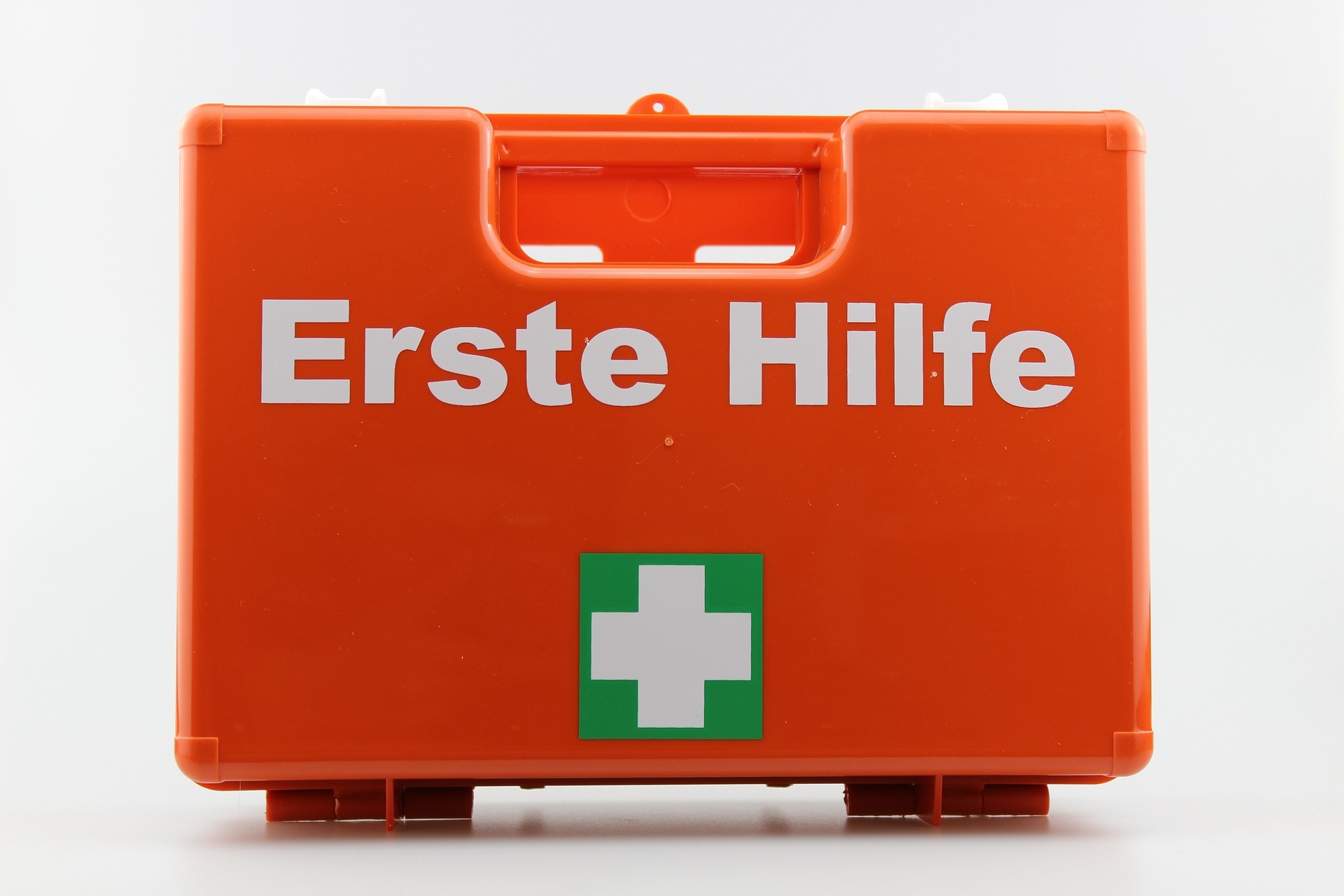 ein Erste-Hilfe Koffer