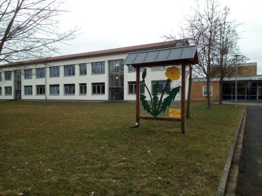 Bild des Gebäudes der Löwenzahnschule IMG_1209.jpg