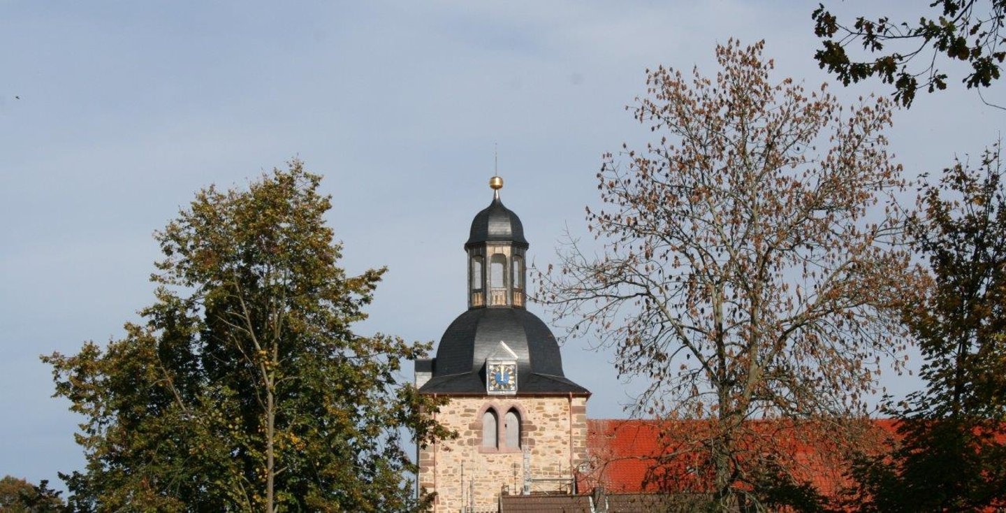 Ein Foto von dem Kirchturm der Liebfrauenkirche