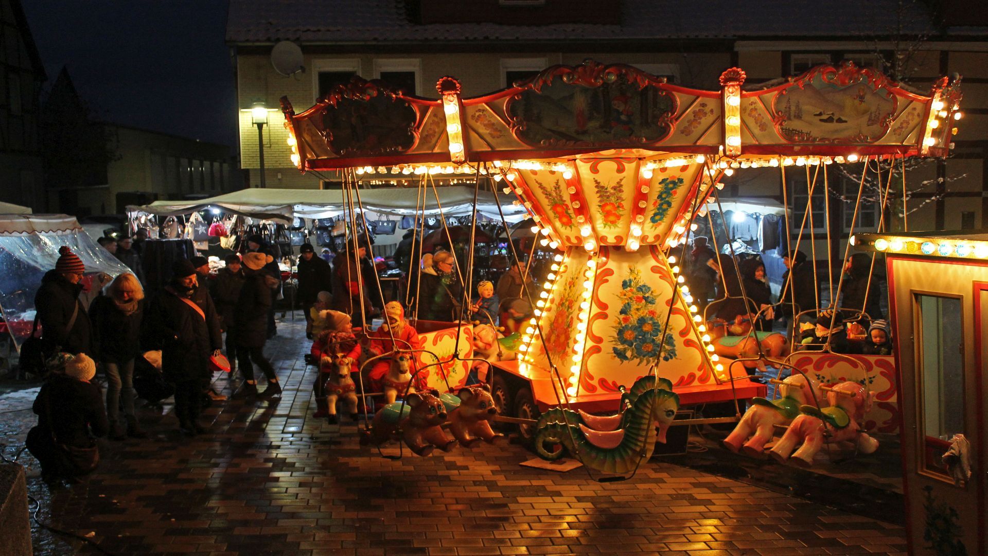 Karusell auf dem Weihnachtsmarkt in Moringen