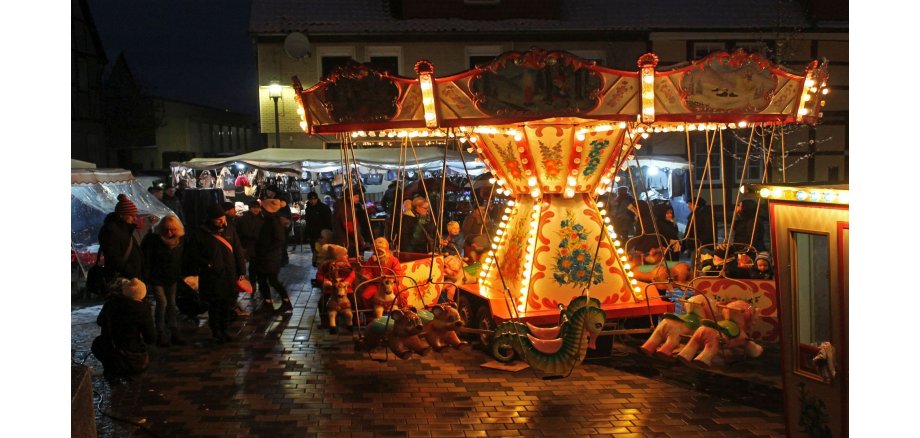 Karusell auf dem Weihnachtsmarkt in Moringen