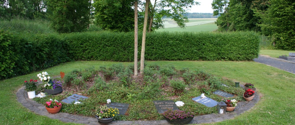 Foto vom Rondell auf dem Friedhof in Oldenrode
